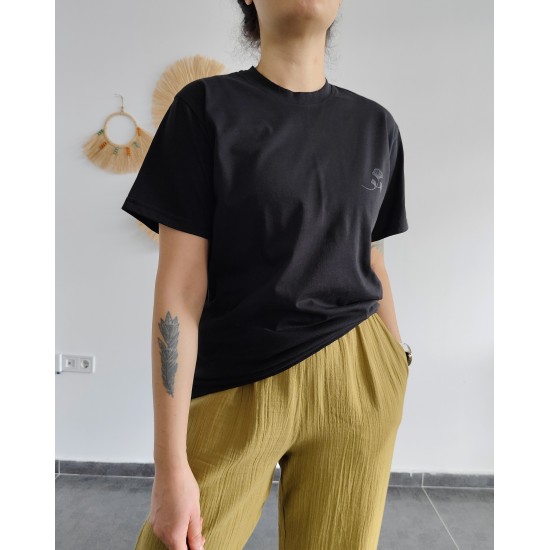 BASİC SİYAH LOGO BASKILI TİŞÖRT 